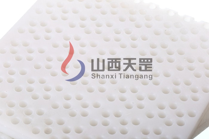模塊化托盤輸送線皮帶墊條在電子工業(yè)中的特殊需求和適配措施